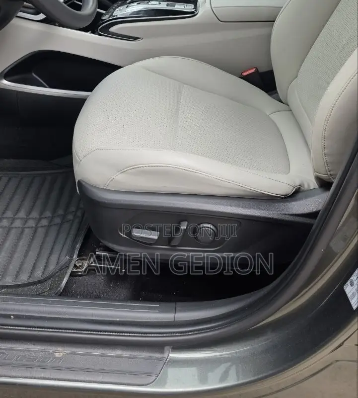 Hyundai Tucson 2022 Gray