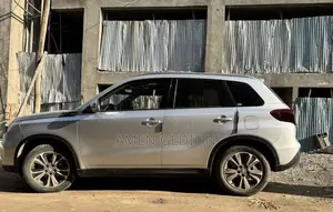Suzuki Grand Vitara 2021 Silver