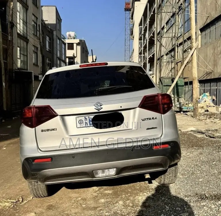 Suzuki Grand Vitara 2021 Silver