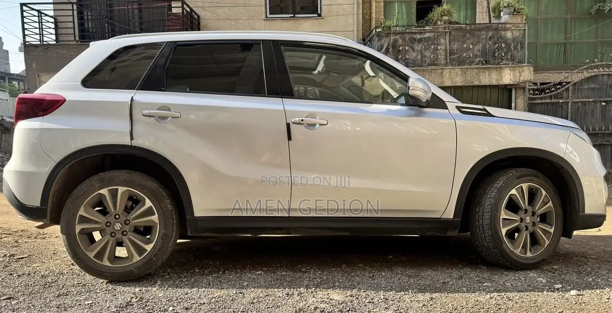 Suzuki Grand Vitara 2021 Silver