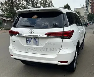 Toyota Fortuner 2017 White