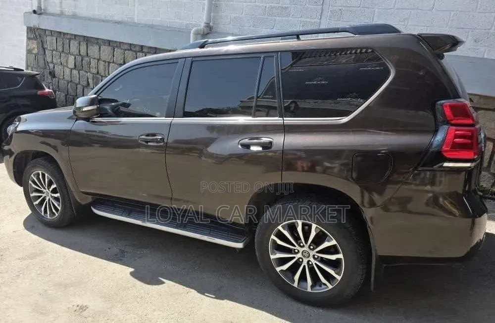 Toyota Land Cruiser Prado 2021 Brown