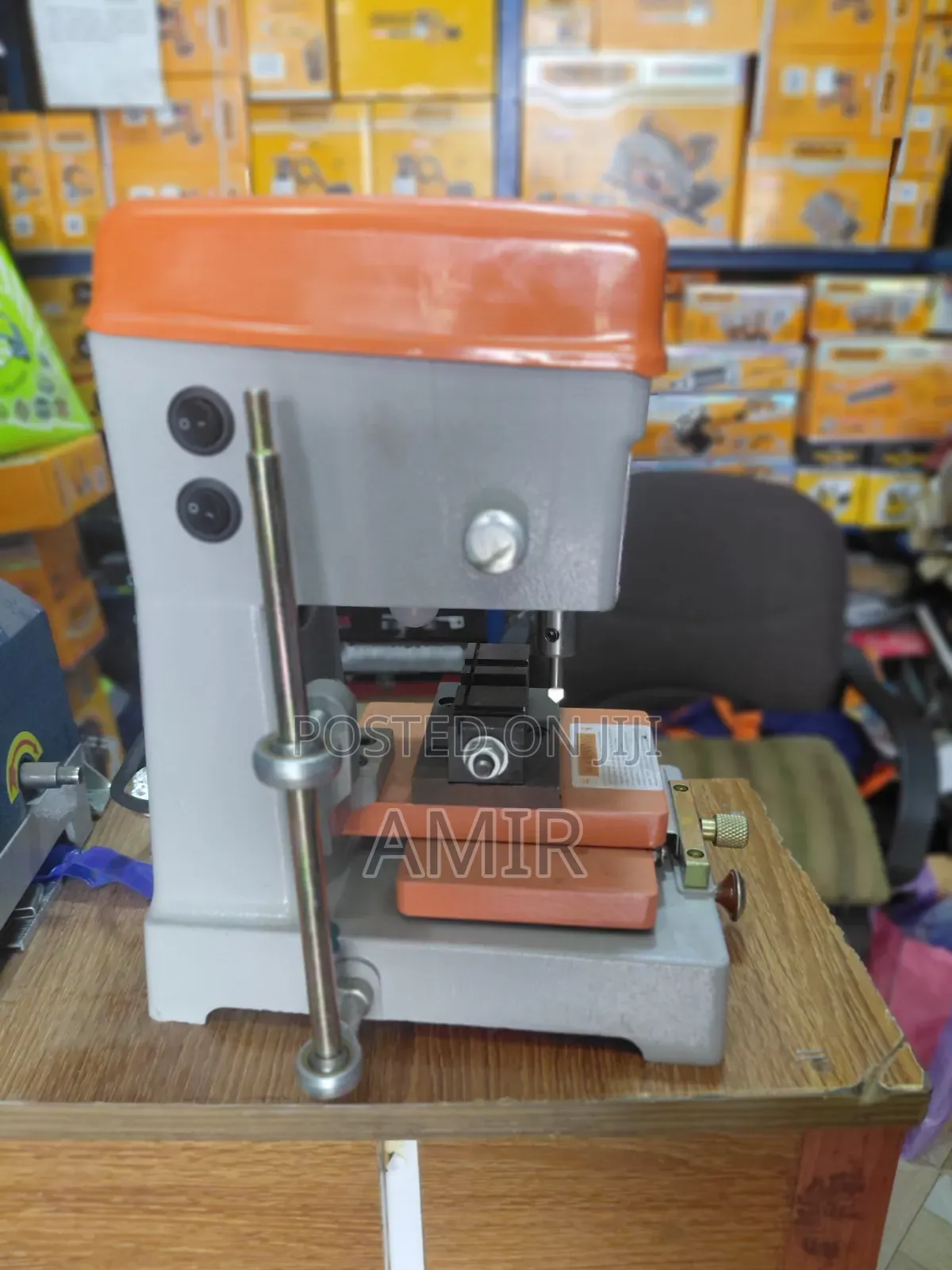 Key Cutting Machine ( ቁልፍ መቅረጫ ማሽን)