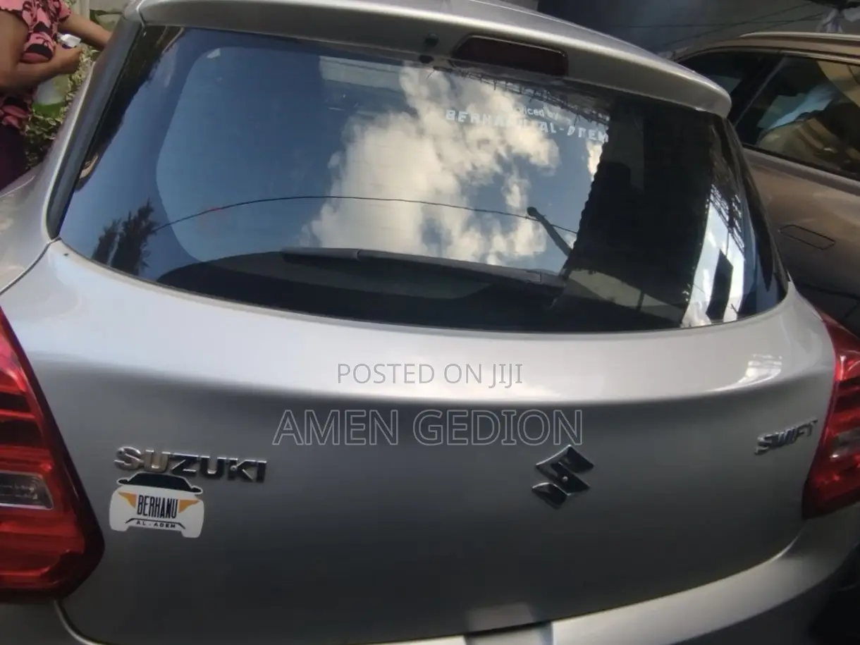 Suzuki Swift 2022 Silver