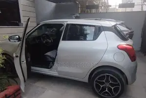 Suzuki Swift 2022 Silver