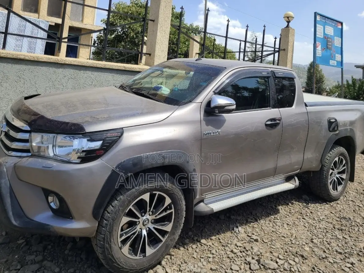Toyota Hilux 2017 Brown