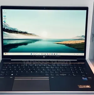 New Laptop HP ZBook Firefly G8 32GB Intel Core i7 SSD 512GB