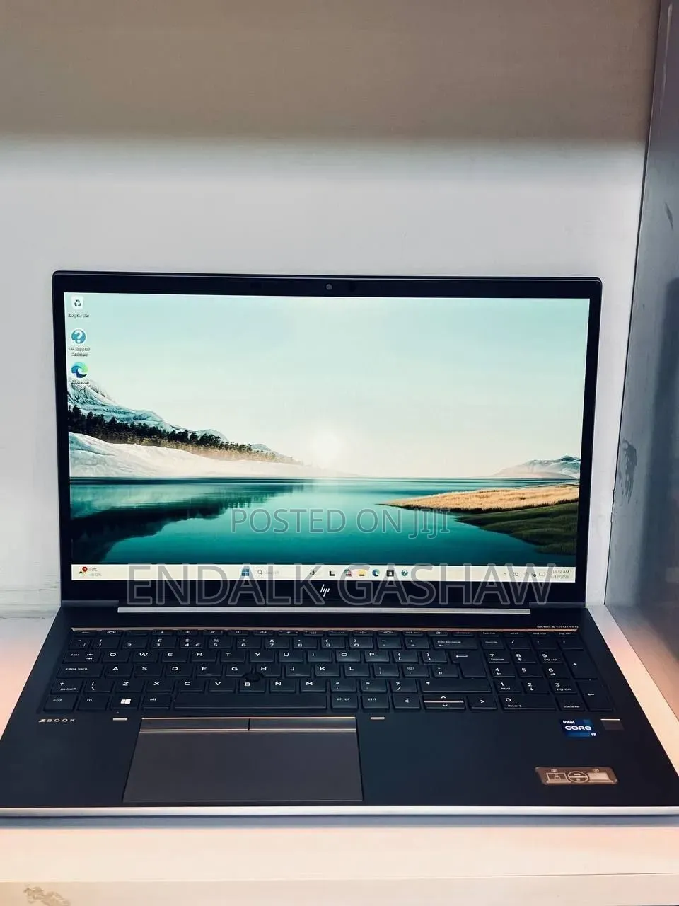 New Laptop HP ZBook Firefly G8 32GB Intel Core i7 SSD 512GB