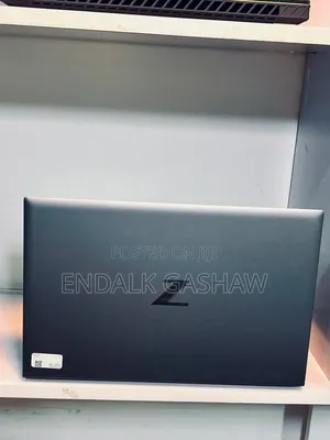 New Laptop HP ZBook Firefly G8 32GB Intel Core i7 SSD 512GB