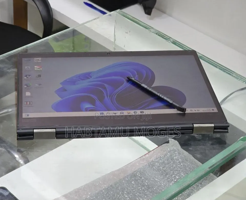 New Laptop Lenovo ThinkPad X390 Yoga 8GB Intel Core i5 SSD 512GB