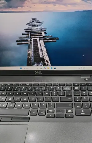 New Laptop Dell Precision 3541 16GB Intel Core i7 SSD 512GB