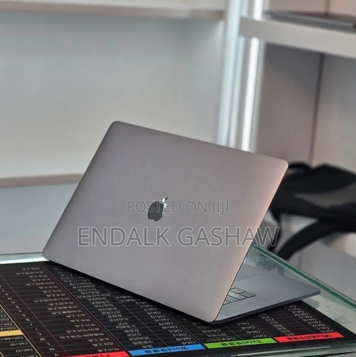 New Laptop Apple MacBook Pro 2018 32GB Intel Core i7 SSD 1T