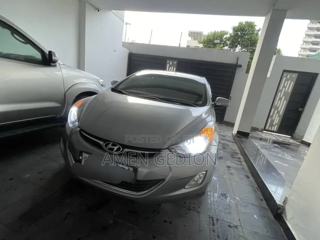 Hyundai Avante 2013 Silver