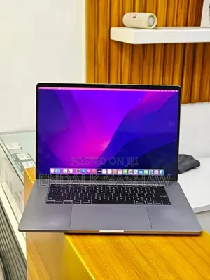 New Laptop Apple MacBook Pro 2018 32GB Intel Core i9 SSD 2T