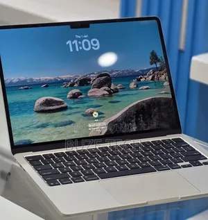 New Laptop Apple MacBook Air 2025 M4 16GB Apple M4 SSD 256GB