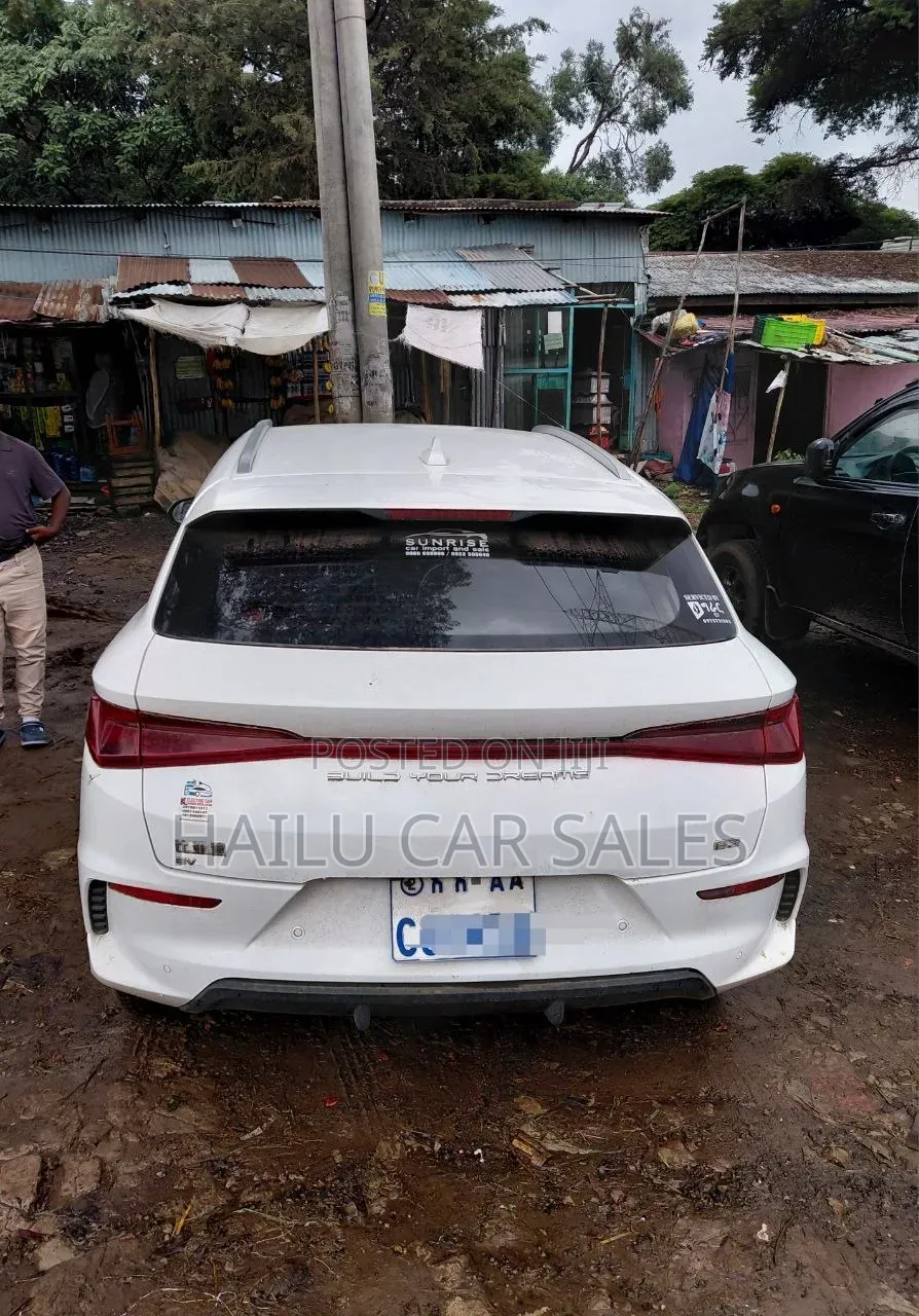 New BYD E2 43 kWh 94 hp FWD 2024 White