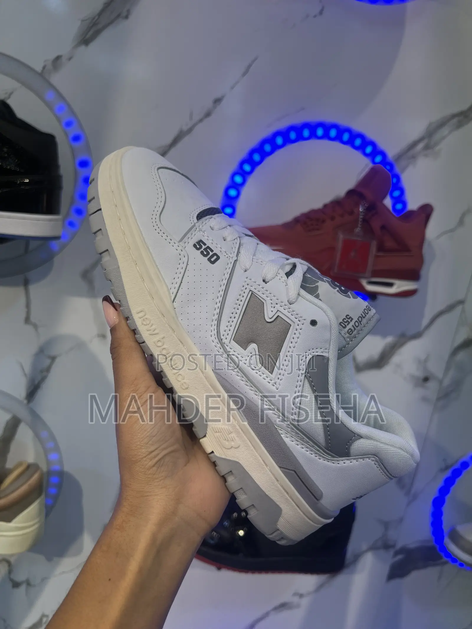 New Balance 550