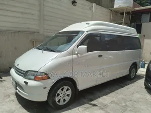 Toyota HiAce 2000 White