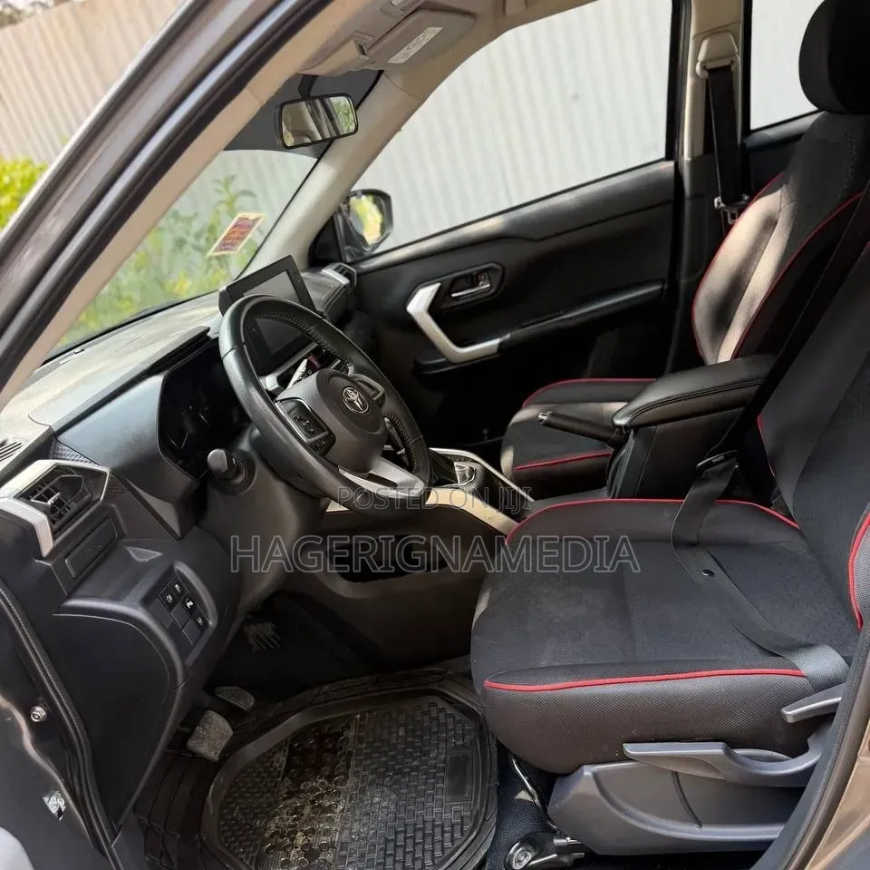 Toyota Raize 2022 Gray