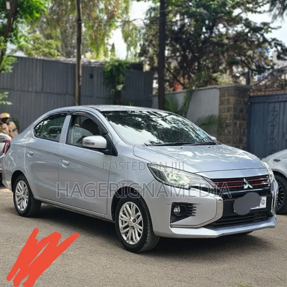 Mitsubishi Attrage 2021 Silver