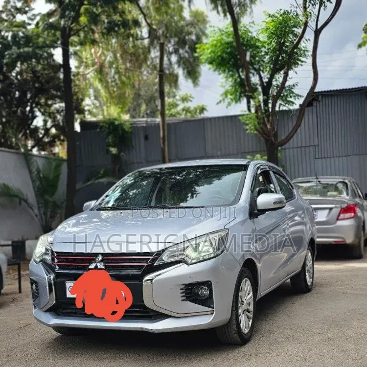 Mitsubishi Attrage 2021 Silver
