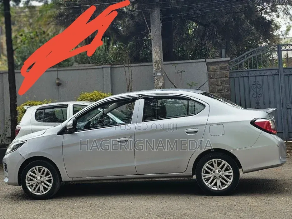 Mitsubishi Attrage 2021 Silver