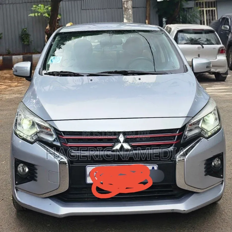 Mitsubishi Attrage 2021 Silver