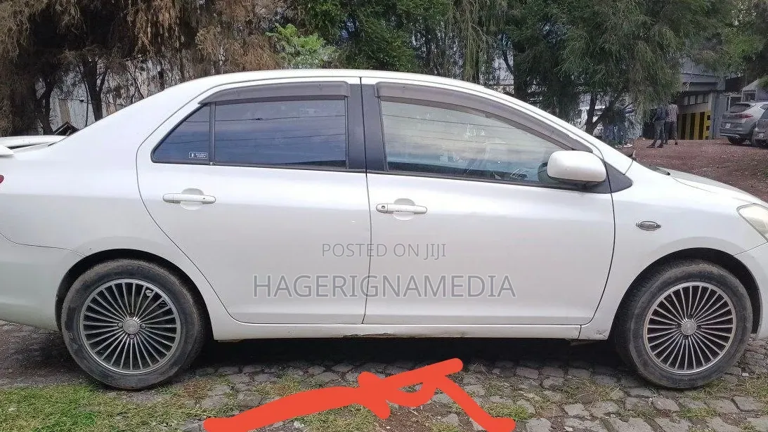 Toyota Yaris 2008 White