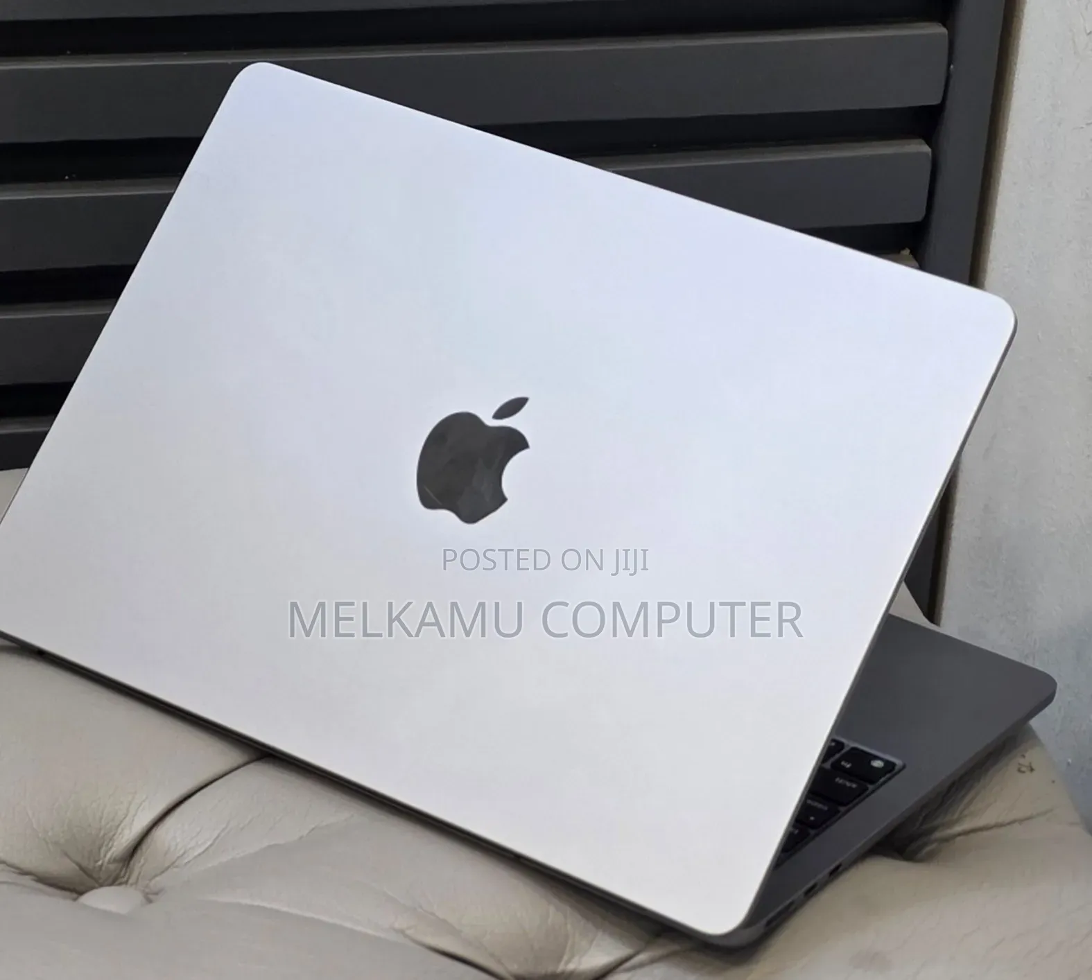 New Laptop Apple MacBook Air 2023 M2 8GB Apple M2 SSD 256GB