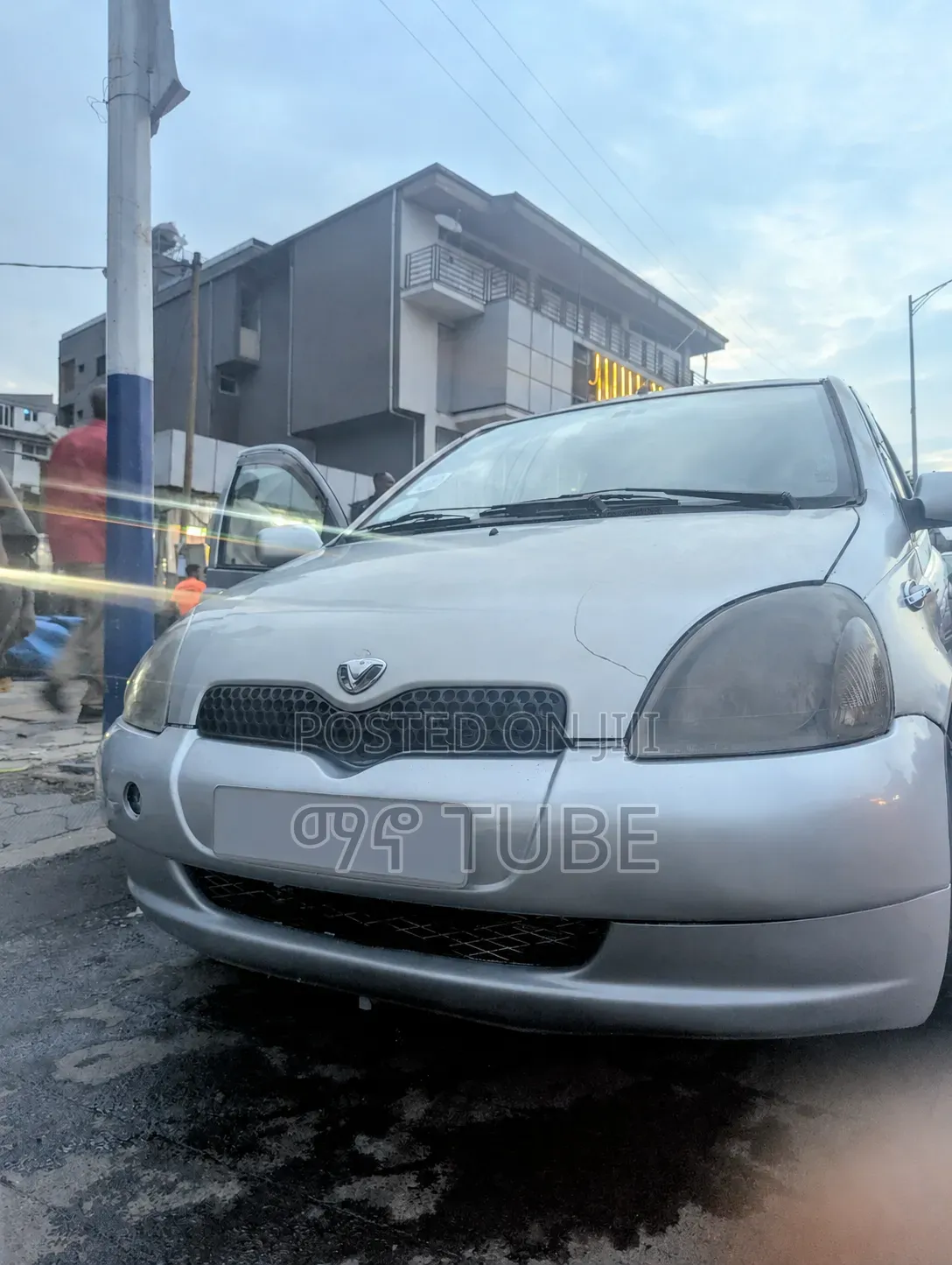 Toyota Vitz 2001 Silver