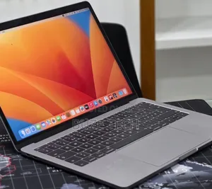 New Laptop Apple MacBook Pro 2017 16GB Intel Core i5 SSD 512GB
