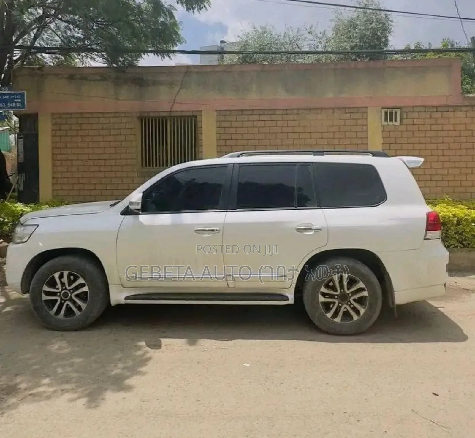 Toyota Land Cruiser 5.7 V8 2014