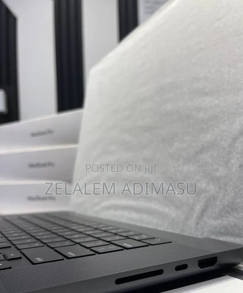 New Laptop Apple MacBook Pro 2023 M3 Max 36GB Apple M3 Max SSD 1T