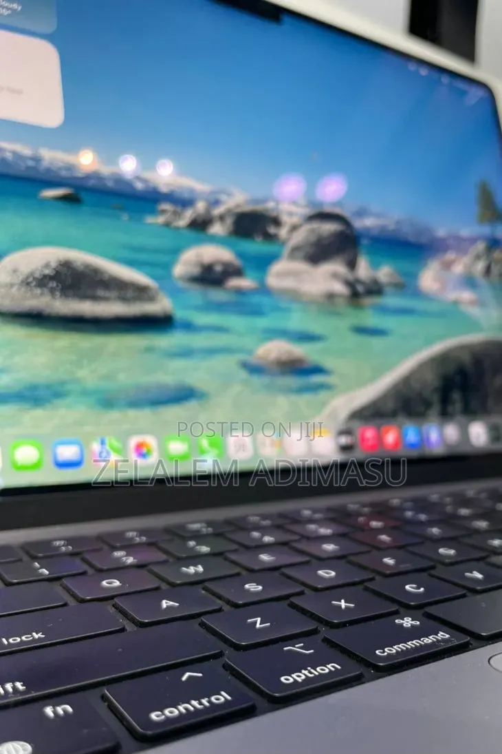 New Laptop Apple MacBook Pro 2023 M3 8GB Apple M3 SSD 512GB