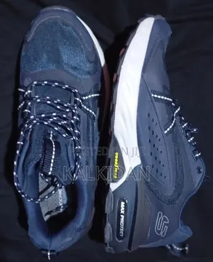 Adidas Skechers