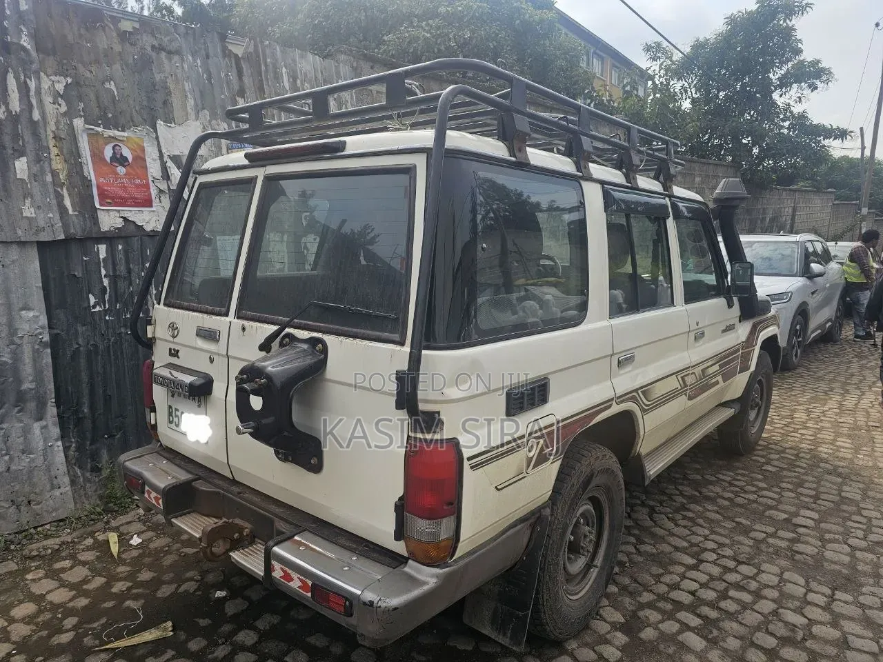 Toyota Land Cruiser 2010 White