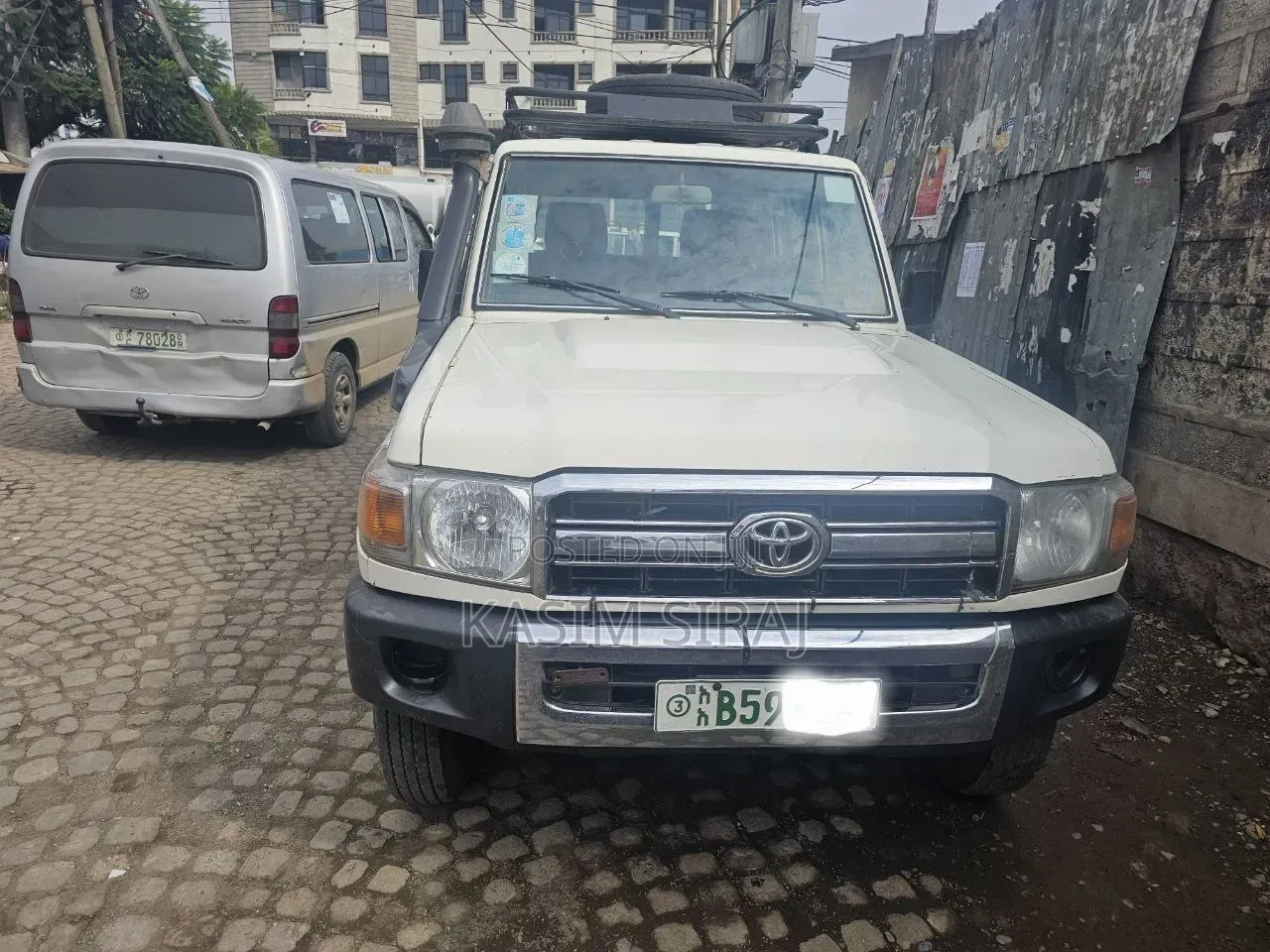 Toyota Land Cruiser 2010 White