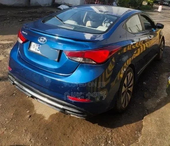 Hyundai Avante 2016 Blue