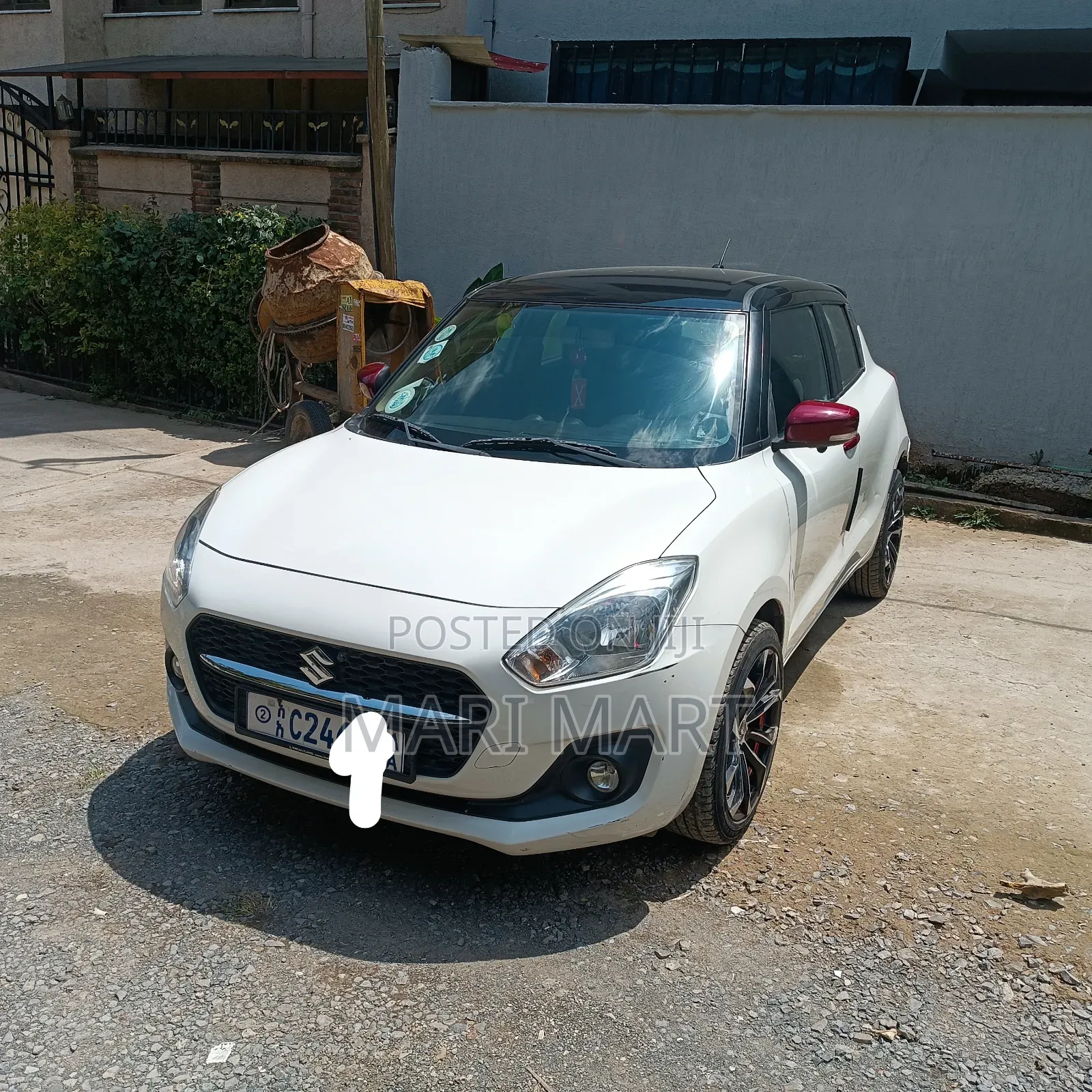 Suzuki Swift 2022 White