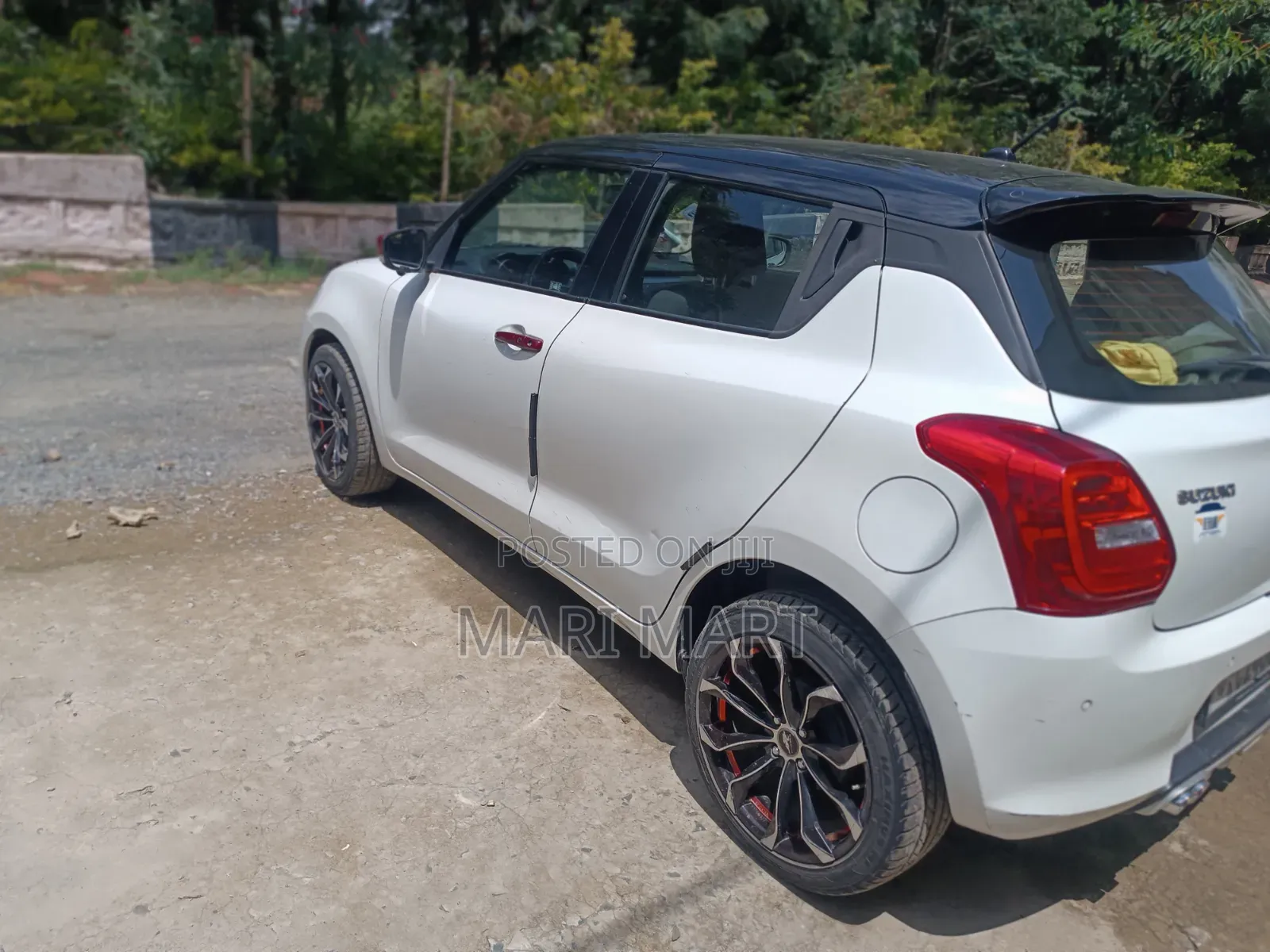 Suzuki Swift 2022 White
