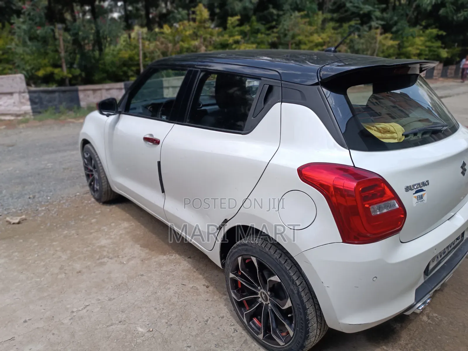 Suzuki Swift 2022 White