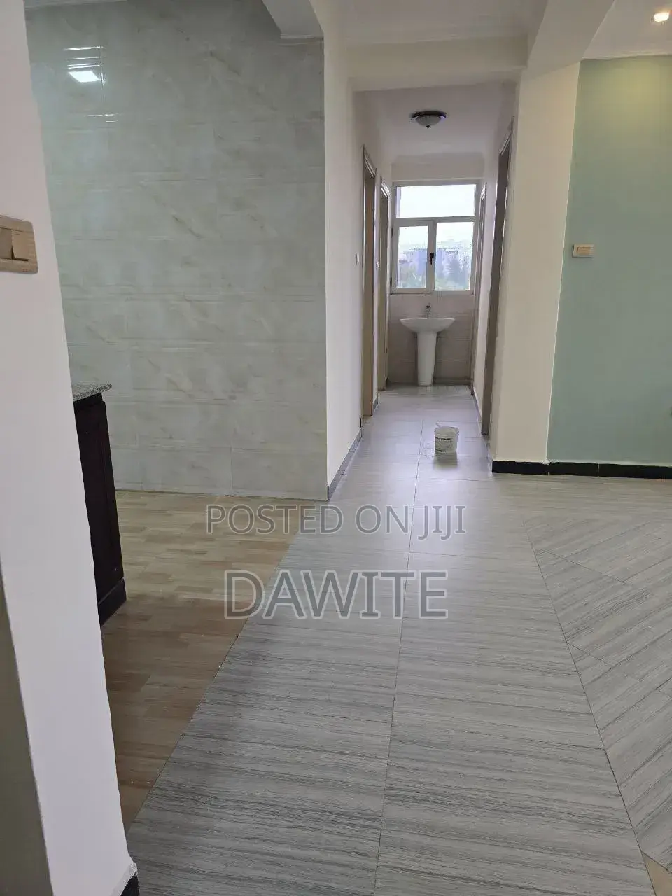 3bdrm Apartment in የግል አፓርታማ, Bole for sale
