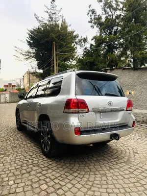 Toyota Land Cruiser 2009 Silver