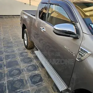 Toyota Hilux 2020 Gray