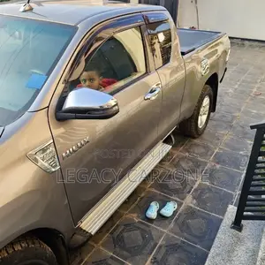 Toyota Hilux 2020 Gray