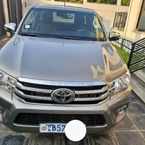 Toyota Hilux 2020 Gray
