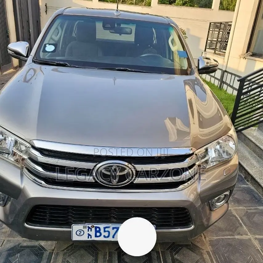 Toyota Hilux 2020 Gray