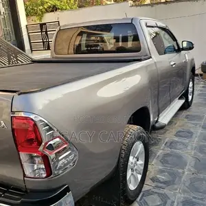 Toyota Hilux 2020 Gray