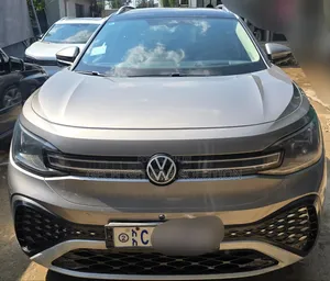 Volkswagen ID.6 2023 Gold