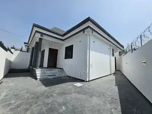 5bdrm Villa in የግል, Bole for sale